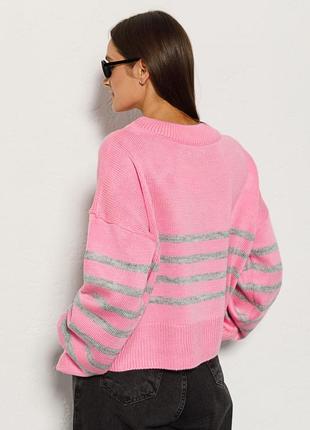 Жіночий в`язаний джемпер оверсайз рожевий зі світло-сірими смужками5 фото