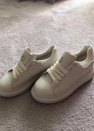 Бежеві кросівки р 36, 38