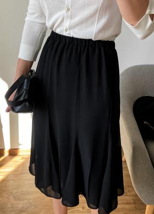 Шифоновая юбка миди черного цвета3 фото