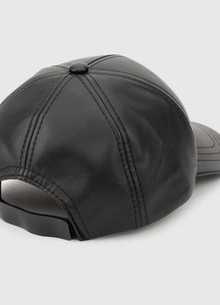 Бейсболка черная формованная классическая однотонная из экокожи. бейсболка с липучкой-регулятором женская стильная кепка кепки3 фото