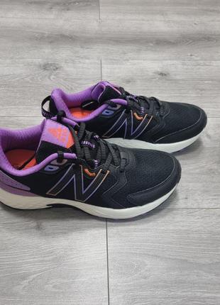 Жіночі кросівки new balance 410v7  us 37