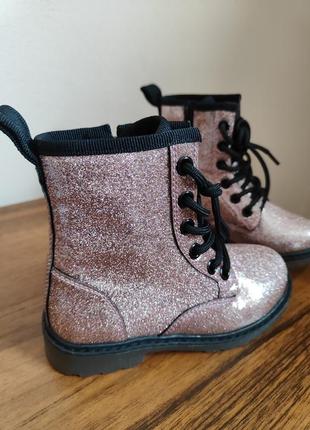 Новые шикарные ботиночки для девочки
