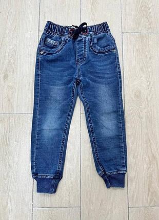 Джинси на хлопчика.