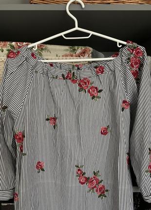 Блуза в полоску с вышивкой розы итальялия3 фото