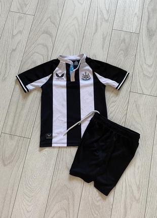 Футбольний костюм nufc бренду castore 9-10 років