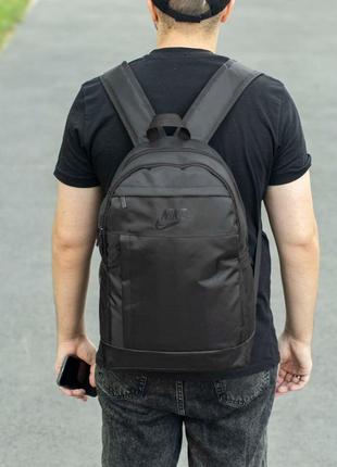 Спортивный городской рюкзак nike ful черный тканевый на 17 л с отделом для ноутбука молодежный7 фото