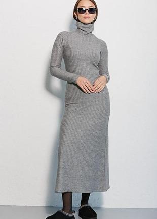 Женское длинное теплое платье миди с текстурного трикотажа2 фото