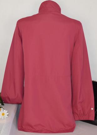 Брендовая розовая легкая куртка на молнии с карманами без капюшона rowland's этикетка2 фото