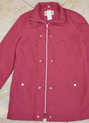 Брендовая розовая легкая куртка на молнии с карманами без капюшона rowland's этикетка4 фото