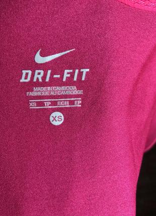 Жіноча спортивна футболка nike dri-fit5 фото