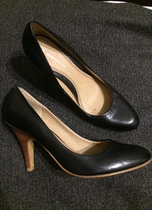 Dorothy perkins шкіряні туфлі чорні 24.5-25 см