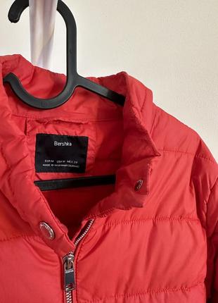 Осіння куртка bershka m червона вітрівка куртка жіноча весняна2 фото
