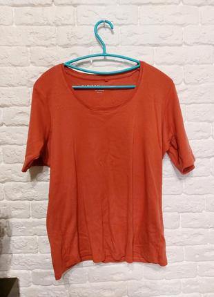 Фирменная футболка