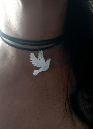Чокер с подвеской горлица голубая птичка черный шнурок на шею чокер с горлицей с...
