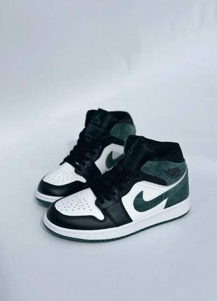 Высокие зимние кожаные кроссовки на меху 
air jordan retro 1 green lake