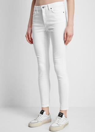 Белые джинсы скинни облегающие джинсы calvin klein белые джинсовые скины skinny1 фото