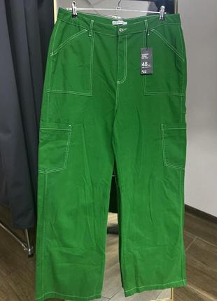 Зеленые брюки cargo jean от denim co.