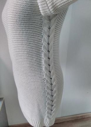 Белый пуловер с рельефами- косами3 фото