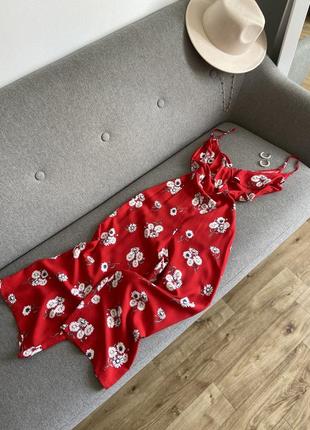 Красный комбинезон в цветочный принт