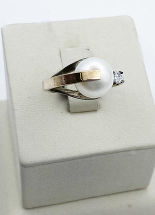 Кольцо серебряное с жемчугом и фианитом 16,5 3,66 г
