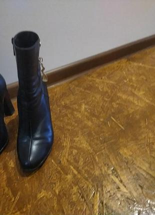 Черевички на каблуку