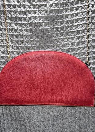 Червона шкіряна сумка клатч на золотому ланцюжку2 фото