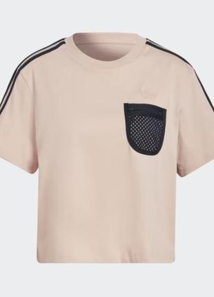 Стильная укороченная футболка adidas