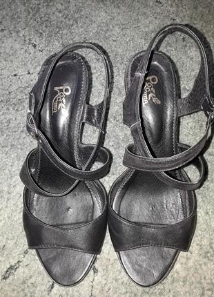 #розвантажуюсь чёрные кожаные босоножки сандалии кожа на каблучке5 фото