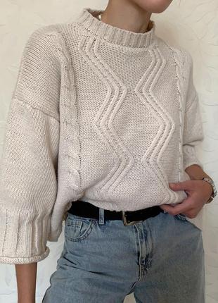Молочный свитер ручной вязки3 фото