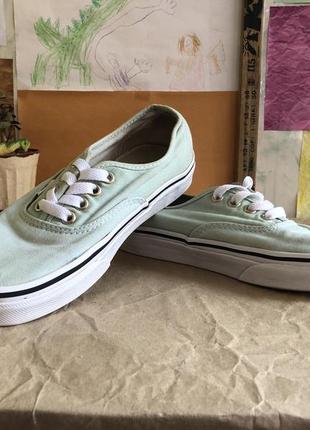 Оригінальні жіночі кеди vans