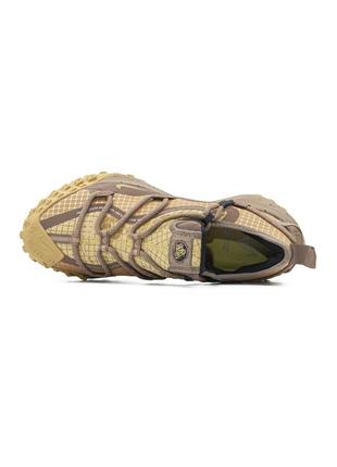 Кросівки жіночі / чоловічі коричневі nike acg mountain fly low gore tex beige brown6 фото