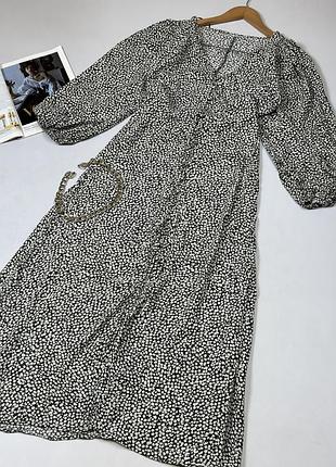 Сукня в квіти