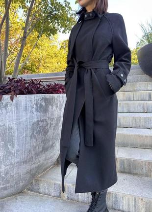 Женское черное кашемировое длинное роскошное женское пальто с перелиной, патами и поясом2 фото
