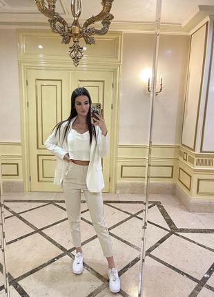 Брюки брюки классические бежевые