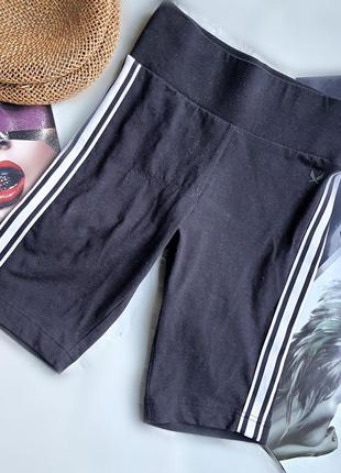 Жіночі шорти