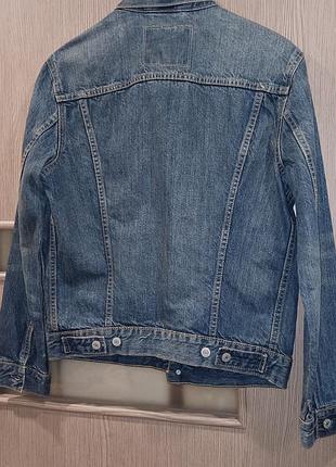 Джинсова куртка