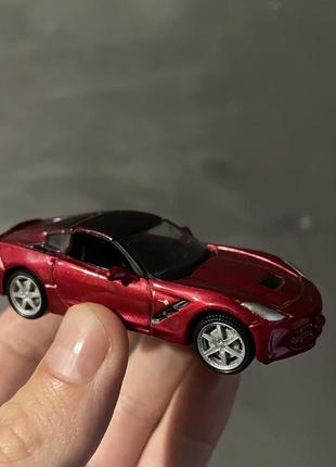 Игрушечная машинка chevrolet corvette