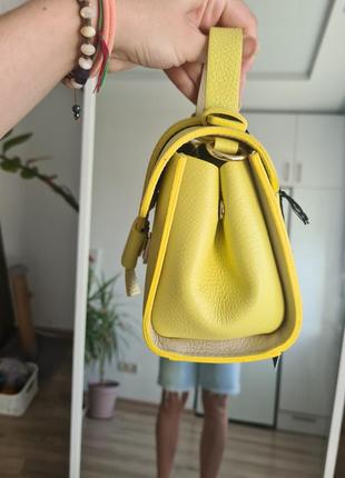 Желтая кожаная сумка vera pelle италия10 фото