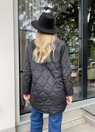 Осенняя теплая женская стеганая куртка оверсайз модная стильная теплая куртка на молнии без капюшона2 фото