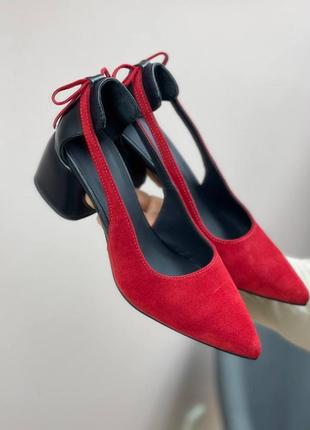 Екслюзивні туфлі з італійської шкіри та замші жіночі на підборах