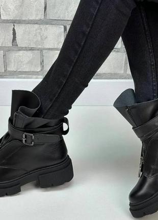 Стильные женские ботинки на платформе натуральная кожа застежка молния цвет черный декор пряжка размер 382 фото