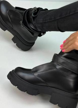 Стильные женские ботинки на платформе натуральная кожа застежка молния цвет черный декор пряжка размер 387 фото