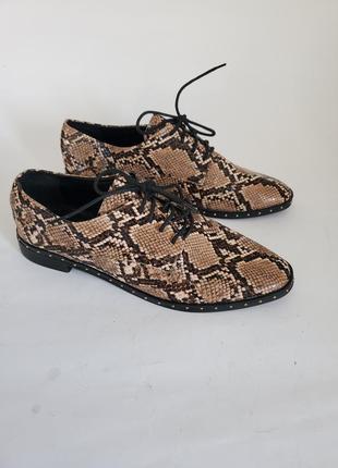 Женские туфли на шнурках