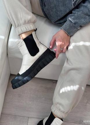 Чоботи жіночі