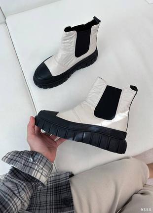 Чоботи жіночі