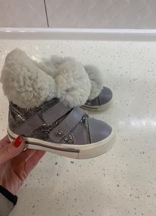 Зимові черевички на дівчинку1 фото