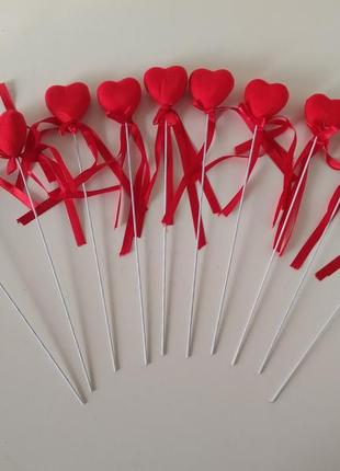Красные сердечки на палочке с бантиком декор топпер сердце бархатное2 фото