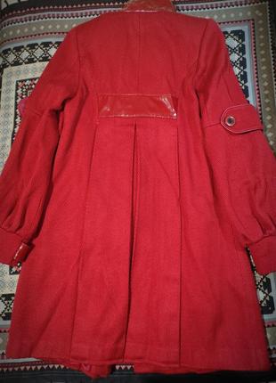 Красное демисизонное пальто3 фото