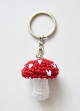 В'язаний брелок "гриб мухоморчик". ручна робота. hand made