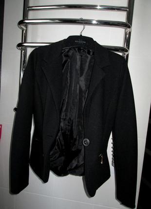 Черный пиджак/строгий жакет